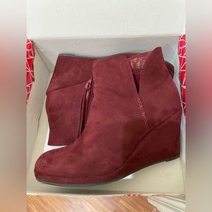 Rampage booties, 8.5, worn x2. Like new. Burgundy